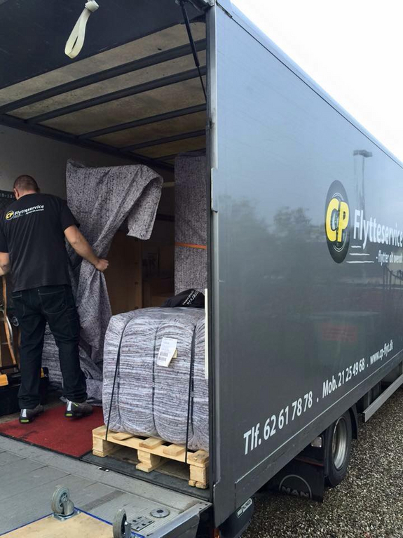 flyttefirma-med-stor-flyttebil